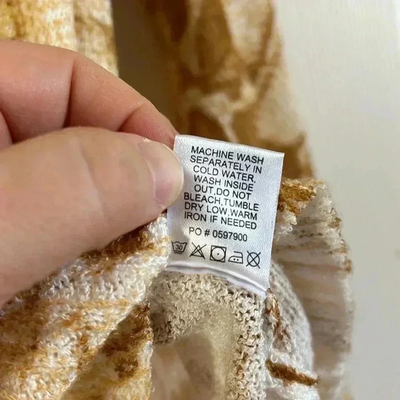 Show Me Your MuMu Cliffside Sweater in Sandy Cheetah Knit - Picture 8 of 8